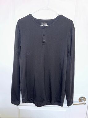 Men’s Black Long-Sleeve Henley Shirt
